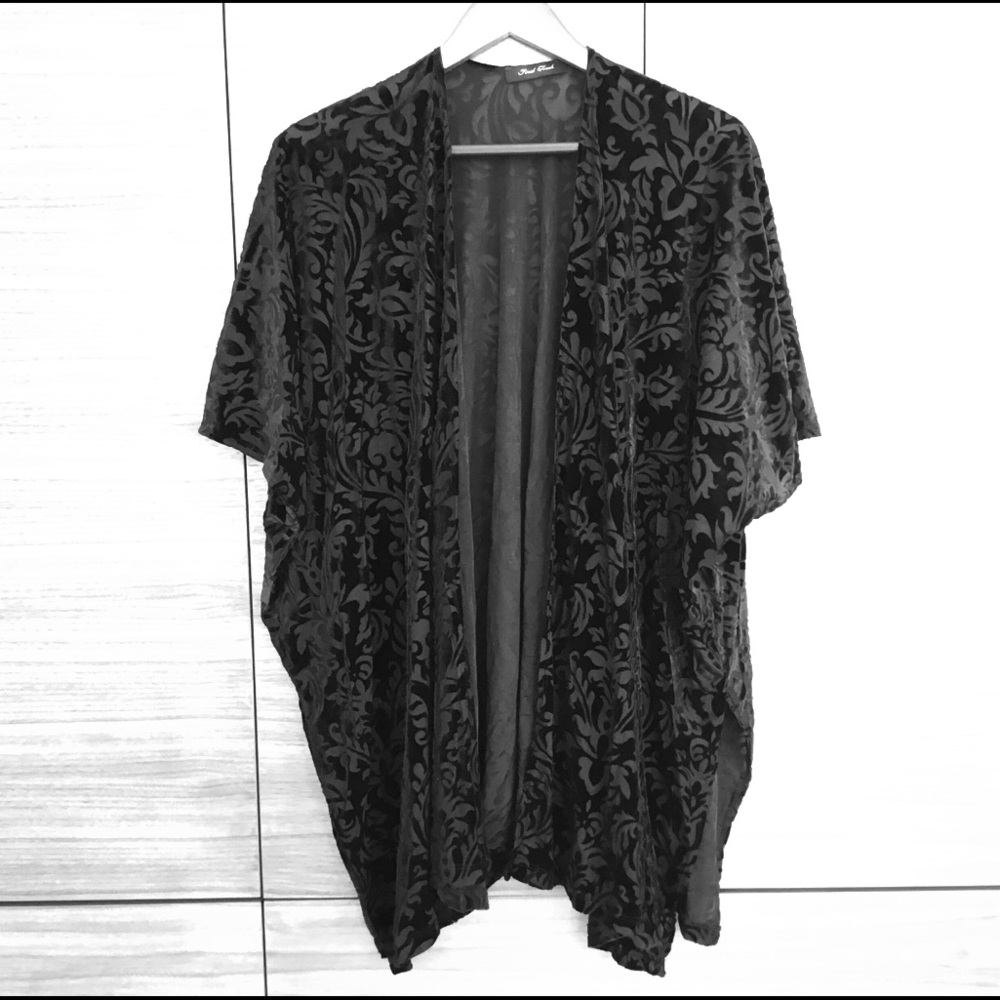 Burnt out velvet kimono